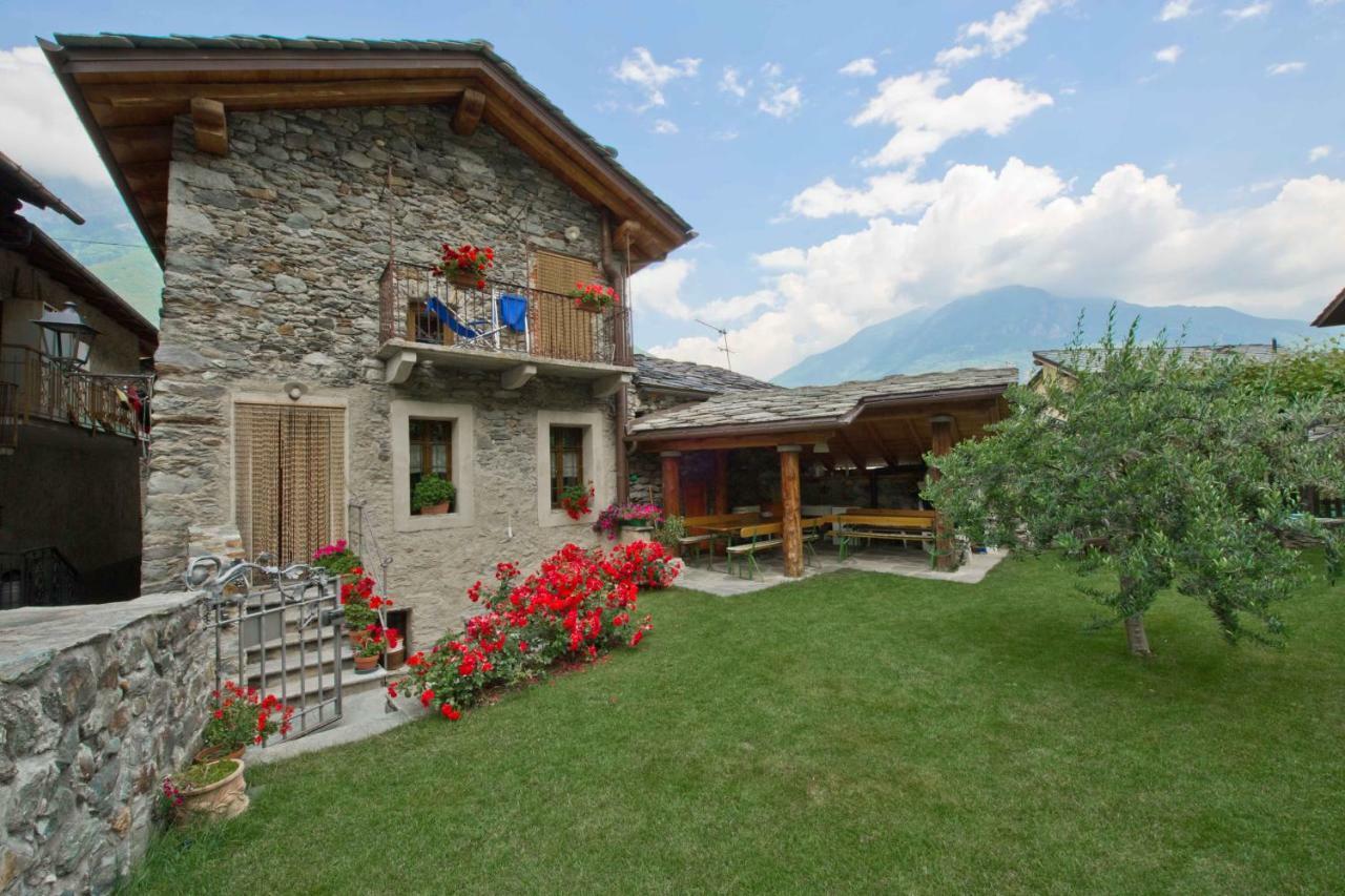 La Maison Des Vignerons Chambres D'Hotes B&B Donnaz ภายนอก รูปภาพ